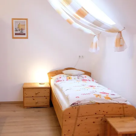 Schaidreith Apartman *